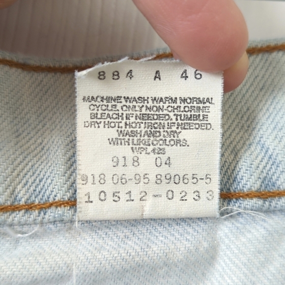 Levi's 90's Vintage 512 Light Wash High Waisted Slim Fit Tapered Leg Mom Jeans 5 - Picture 9 of 16